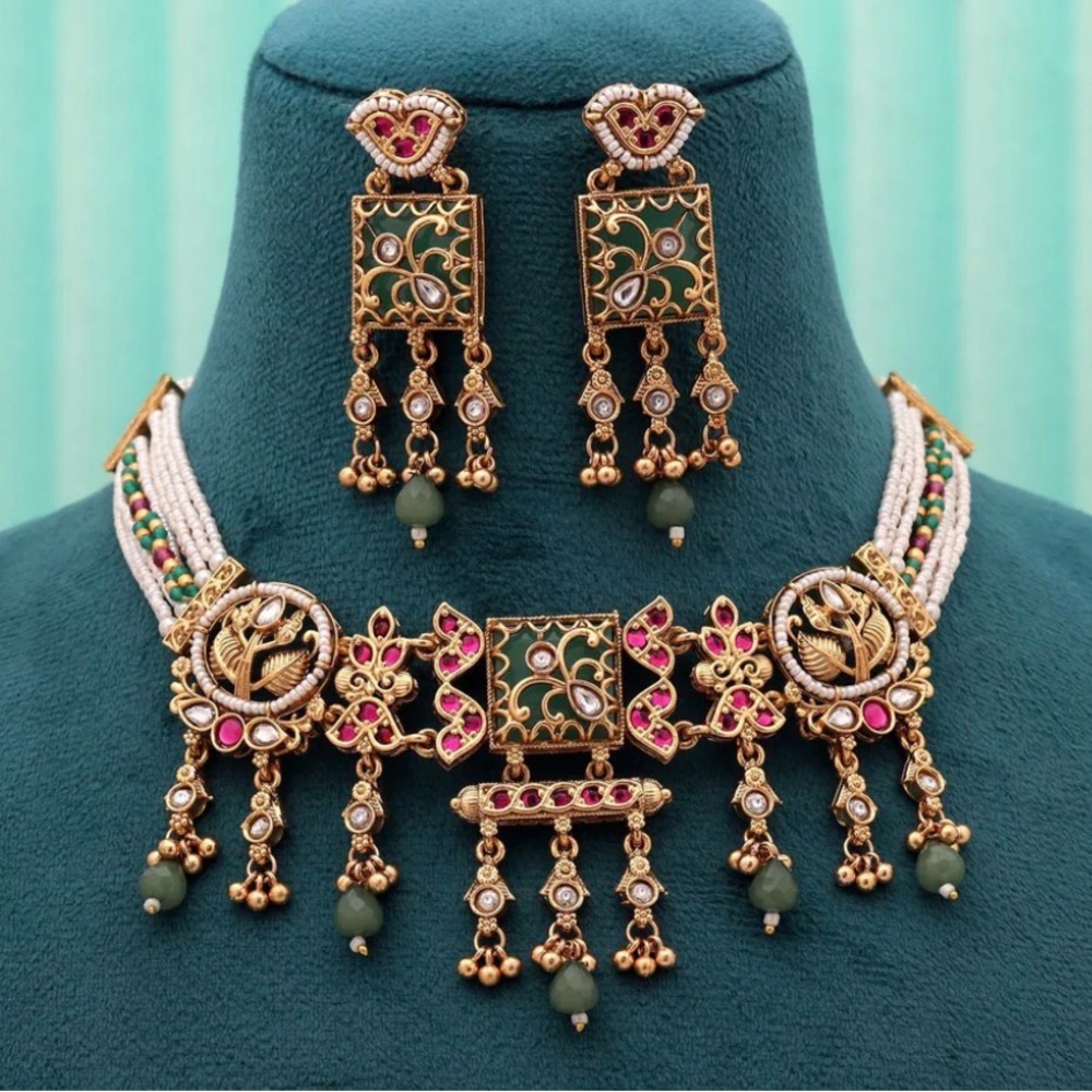 Elegant Gold and Green Necklace Set